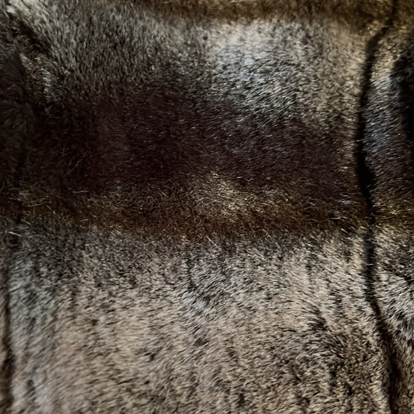 Outdoor Edition by Parkhurst Faux Fir Vest SZ L - Picture 11 of 12